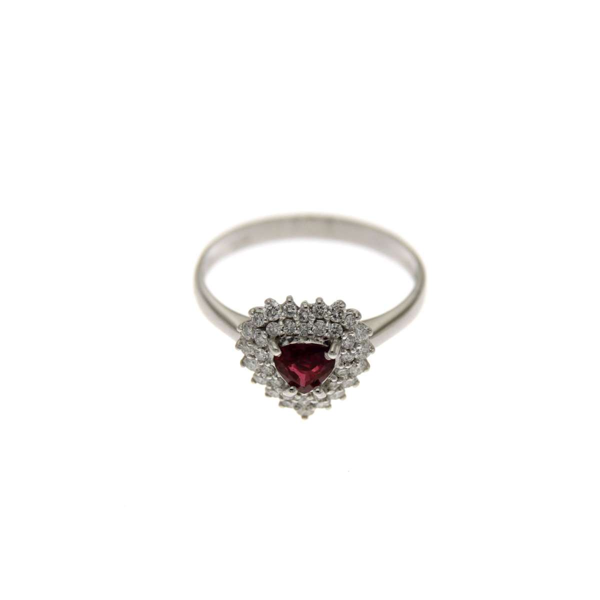 Anello con rubino a forma di cuore clearance